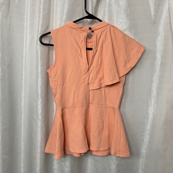 Windsor Coral Peplum Top with Right Ruffle Shoulder Size M - Picture 4 of 5